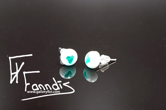 Einstök pinna eyrnalokkar hjarta sægrænn / Unique stud earrings heart teal