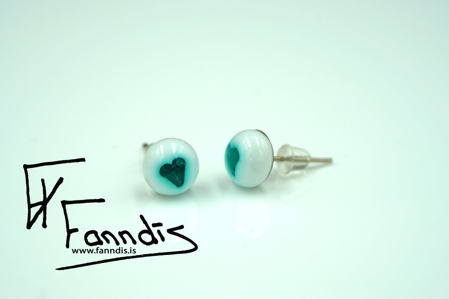 Gler pinna eyrnalokkar / Glass stud earrings