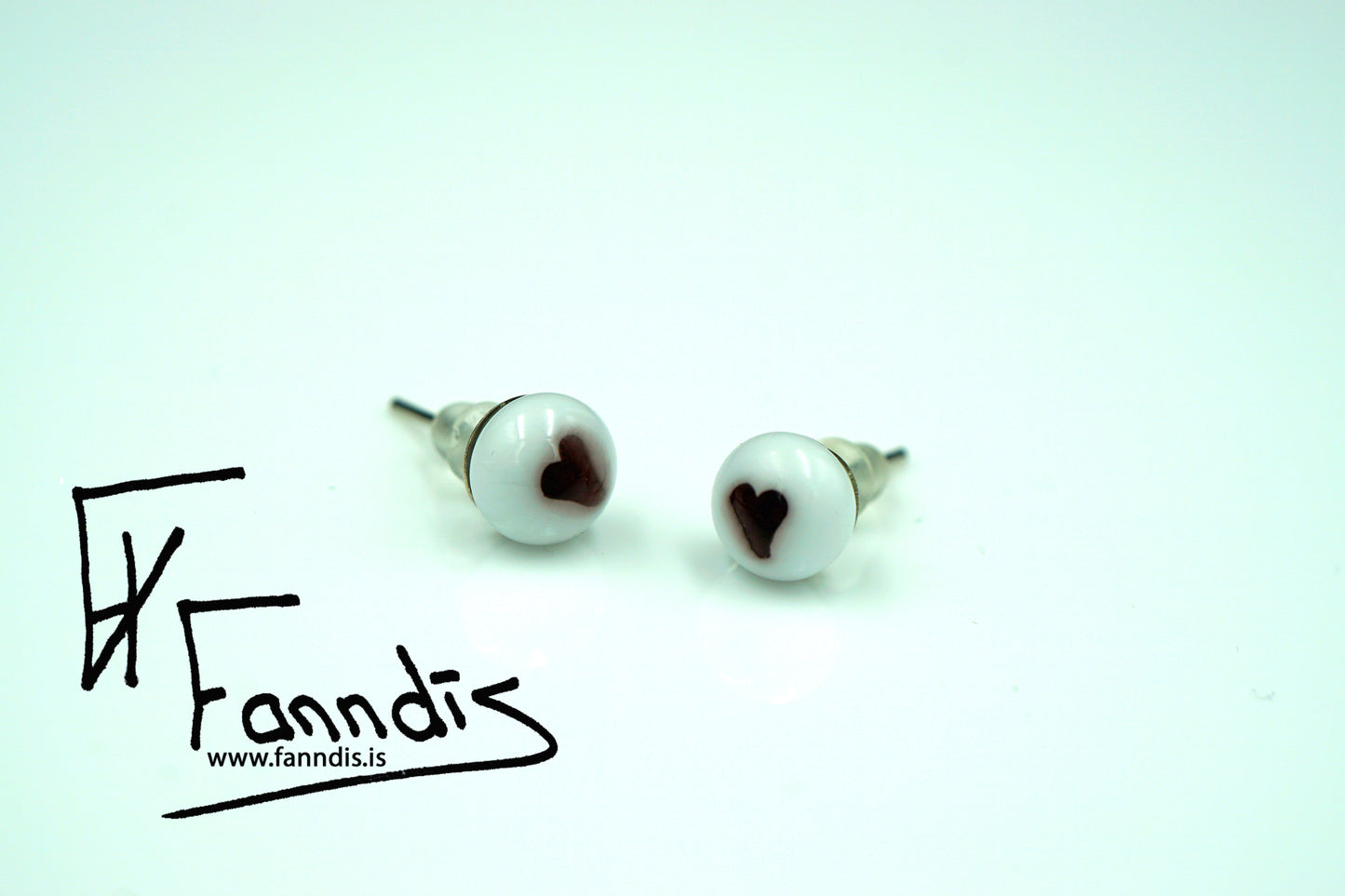 Gler pinna eyrnalokkar / Glass stud earrings