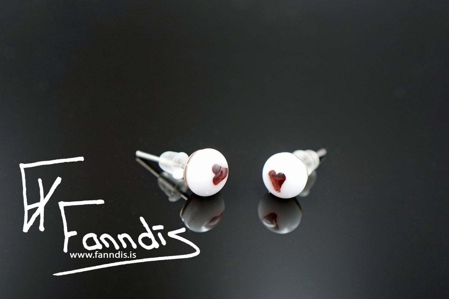 Gler pinna eyrnalokkar / Glass stud earrings