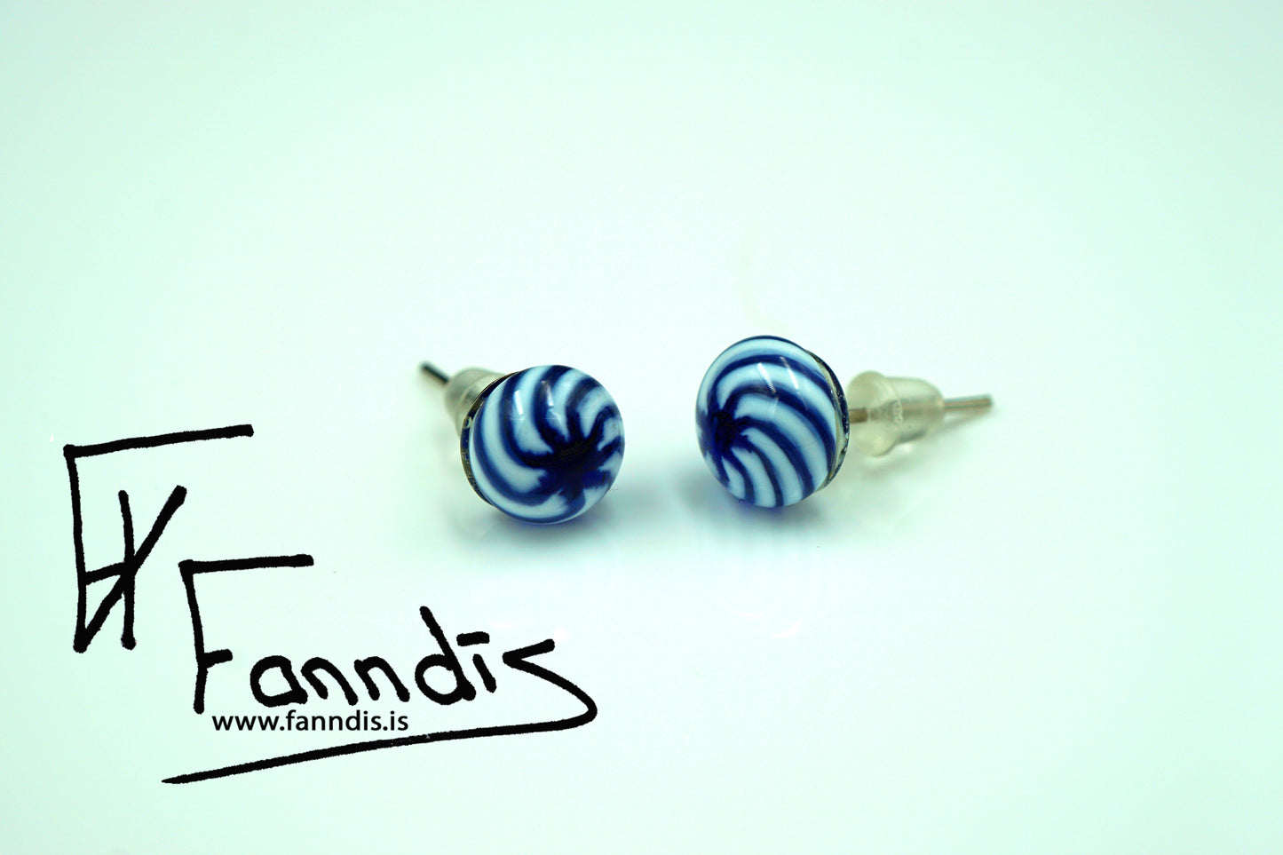 Gler pinna eyrnalokkar / Glass stud earrings