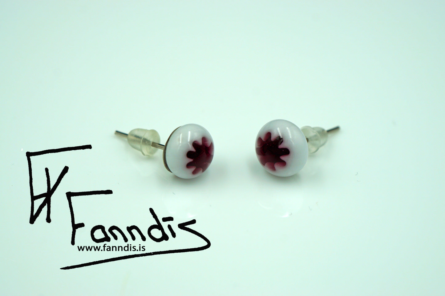 Gler pinna eyrnalokkar / Glass stud earrings