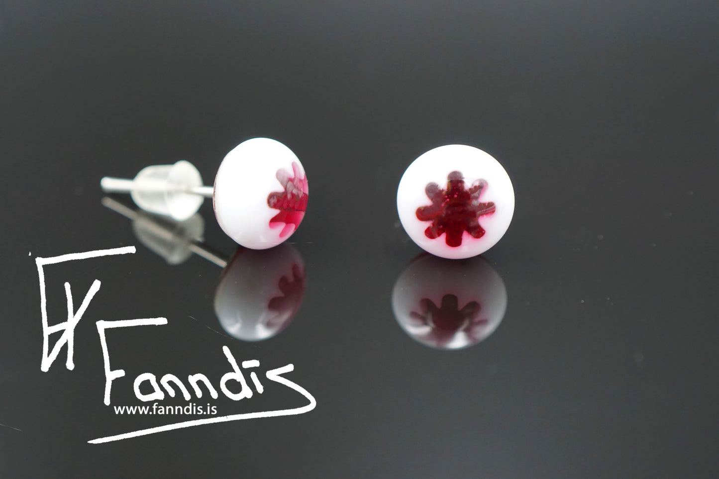 Gler pinna eyrnalokkar / Glass stud earrings