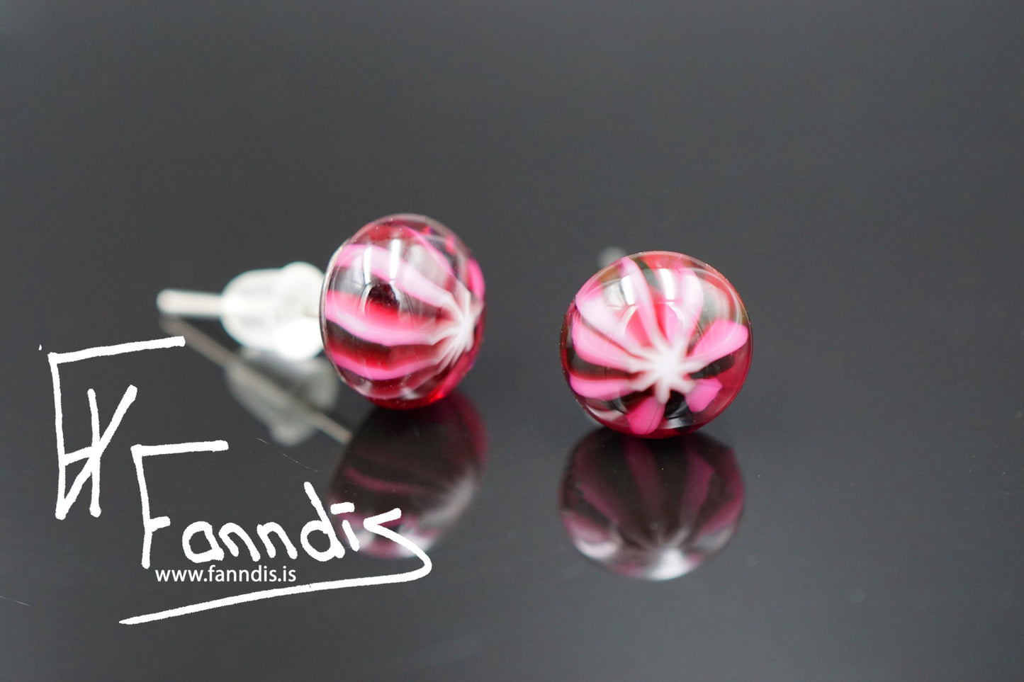 Gler pinna eyrnalokkar / Glass stud earrings
