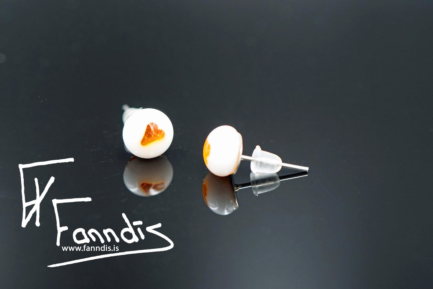 Gler pinna eyrnalokkar / Glass stud earrings