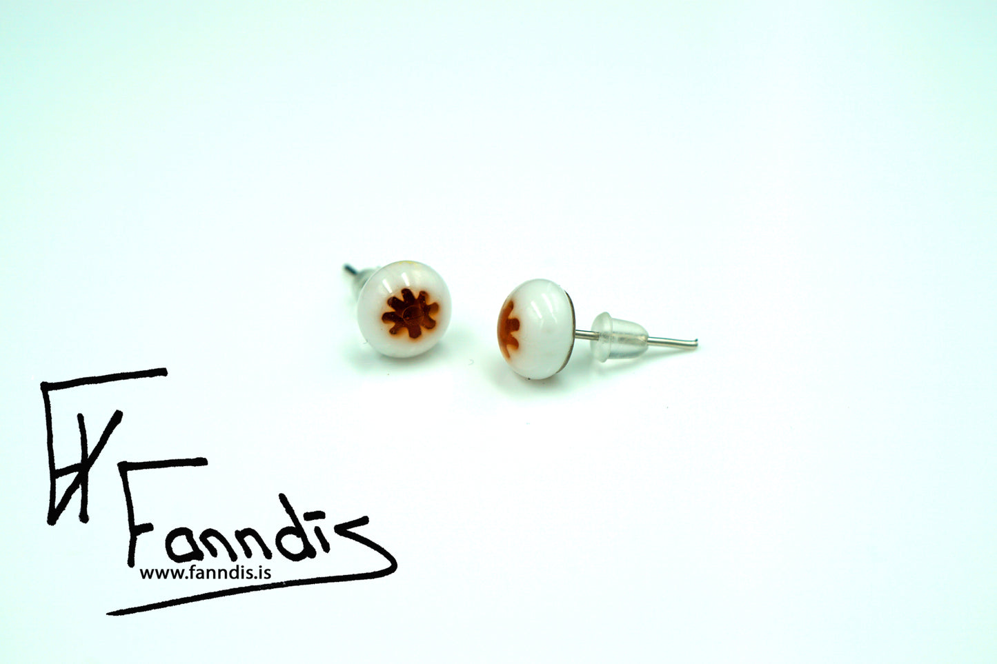 Gler pinna eyrnalokkar / Glass stud earrings