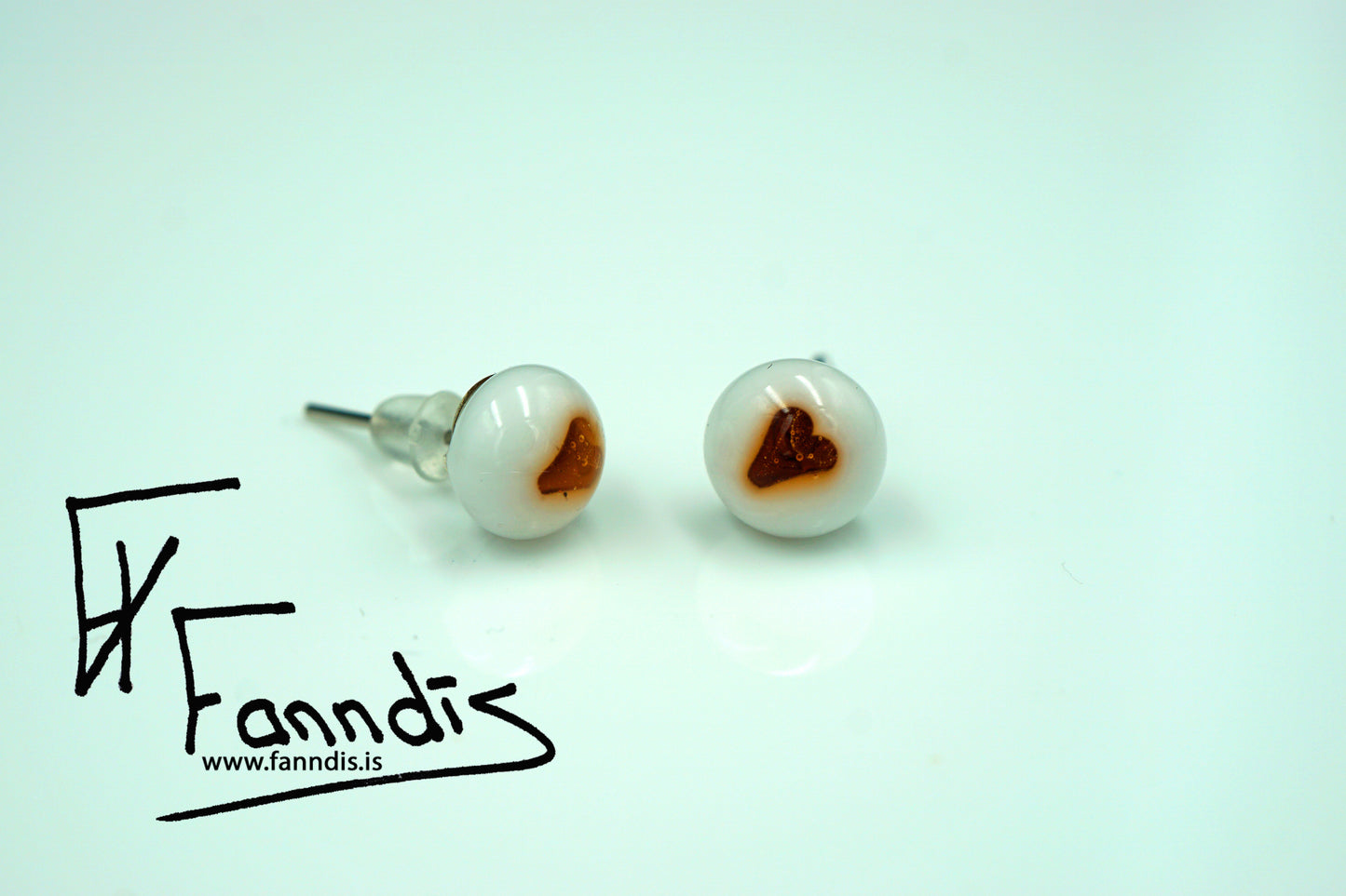 Gler pinna eyrnalokkar / Glass stud earrings