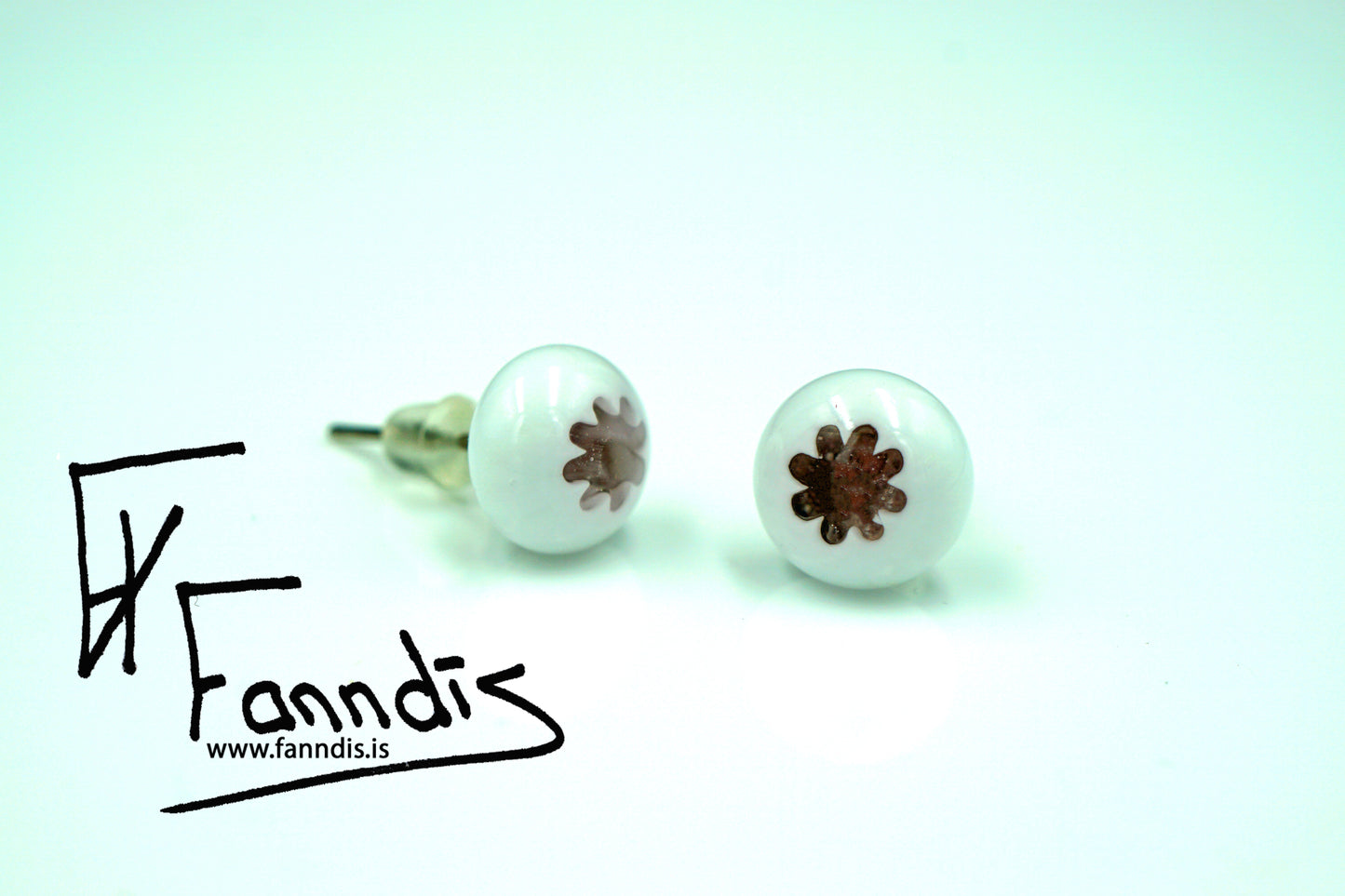 Gler pinna eyrnalokkar / Glass stud earrings