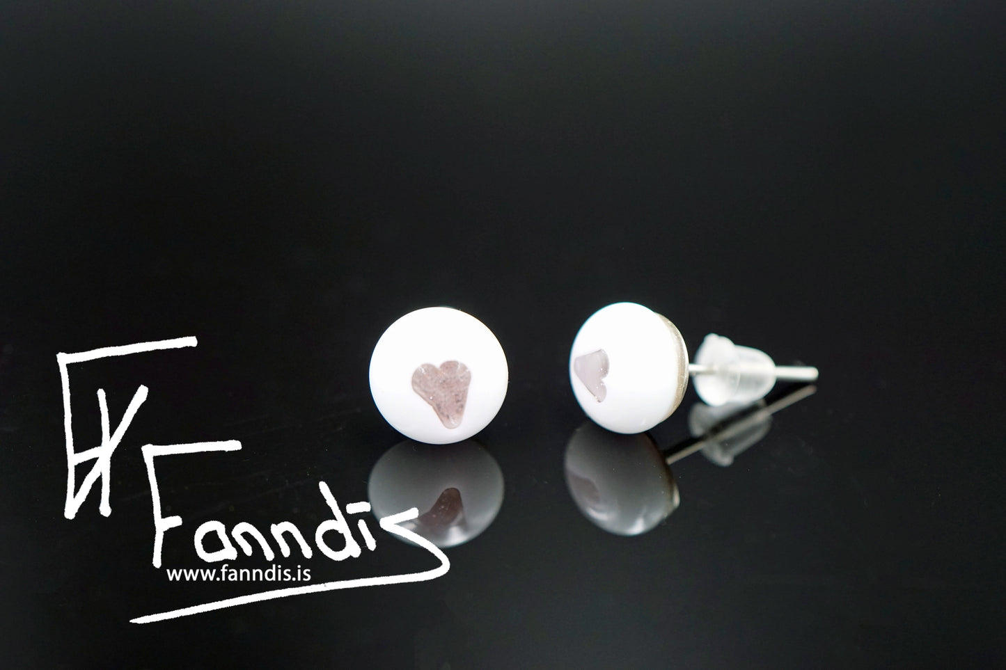Gler pinna eyrnalokkar / Glass stud earrings