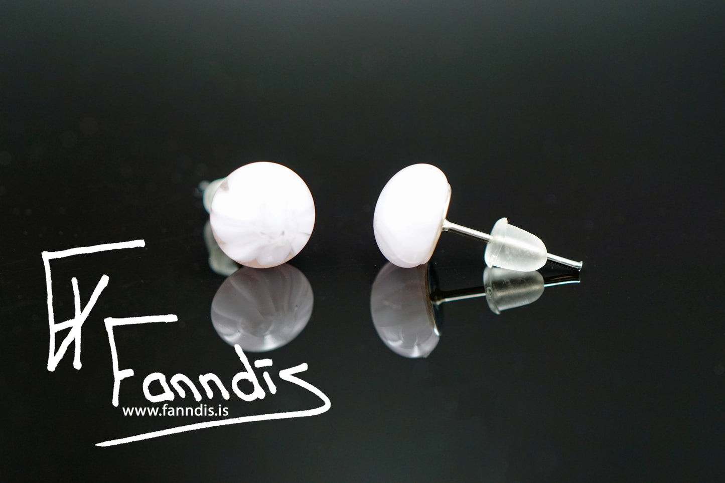 Gler pinna eyrnalokkar / Glass stud earrings
