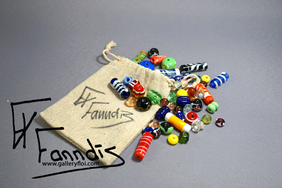 Random mix of viking glass beads / Blönduð blanda af víkinga glerperlum