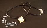 Blóm messing með rósakvars glerperlu / Flower brass with a rose quartz glass bead